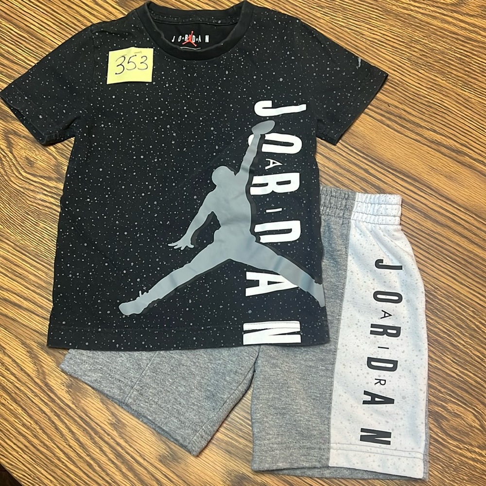 Jordan Air short set size 4T‼️‼️